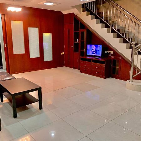 Awani Homestay Seberang Jaya Permatang Janggus Buitenkant foto