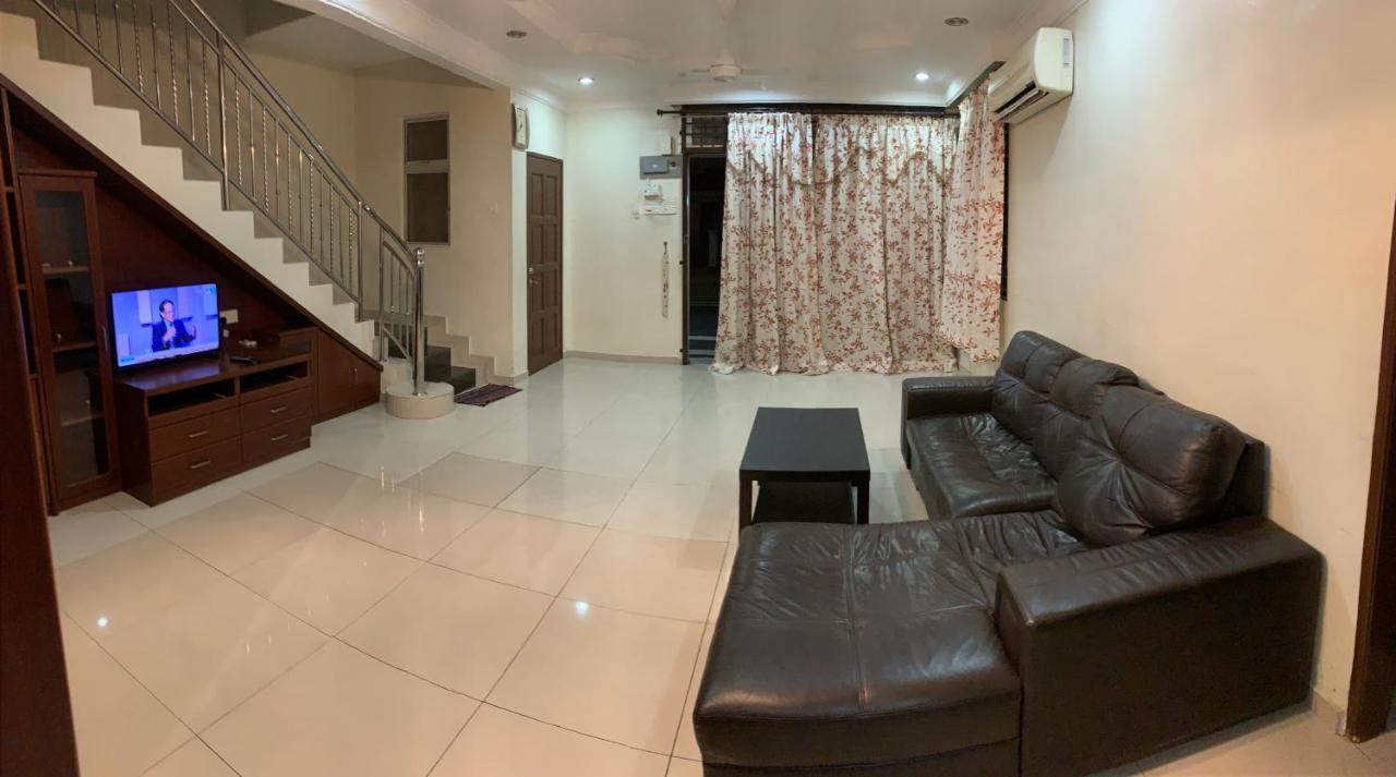 Awani Homestay Seberang Jaya Permatang Janggus Buitenkant foto