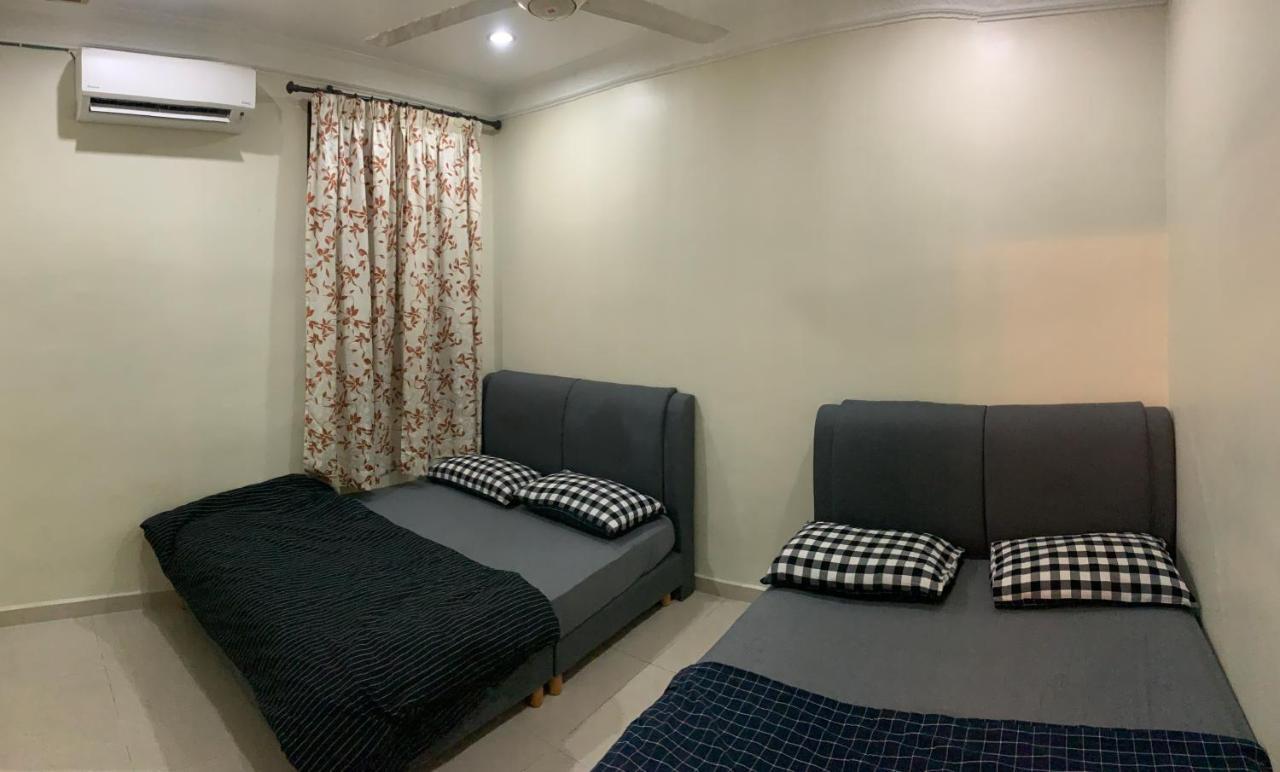 Awani Homestay Seberang Jaya Permatang Janggus Buitenkant foto