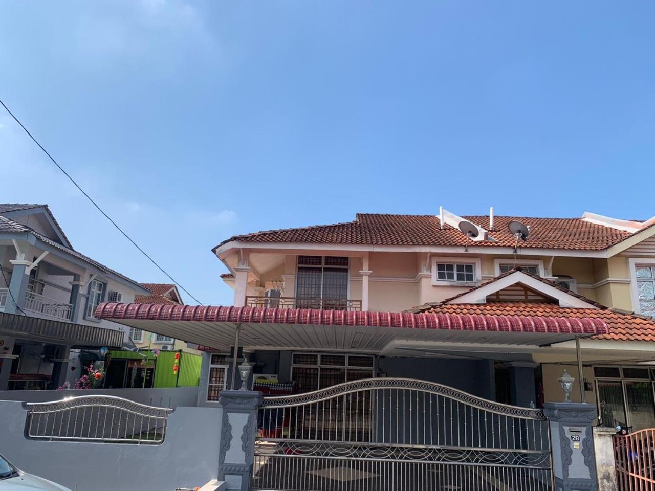 Awani Homestay Seberang Jaya Permatang Janggus Buitenkant foto